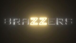 Lana Smalls Lucy Mochi Cumming Right Up