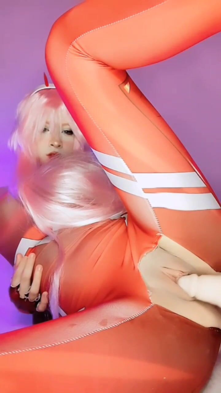 Ivon gallardo zero two