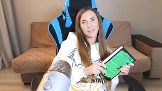 Mila_show Magic Tongue